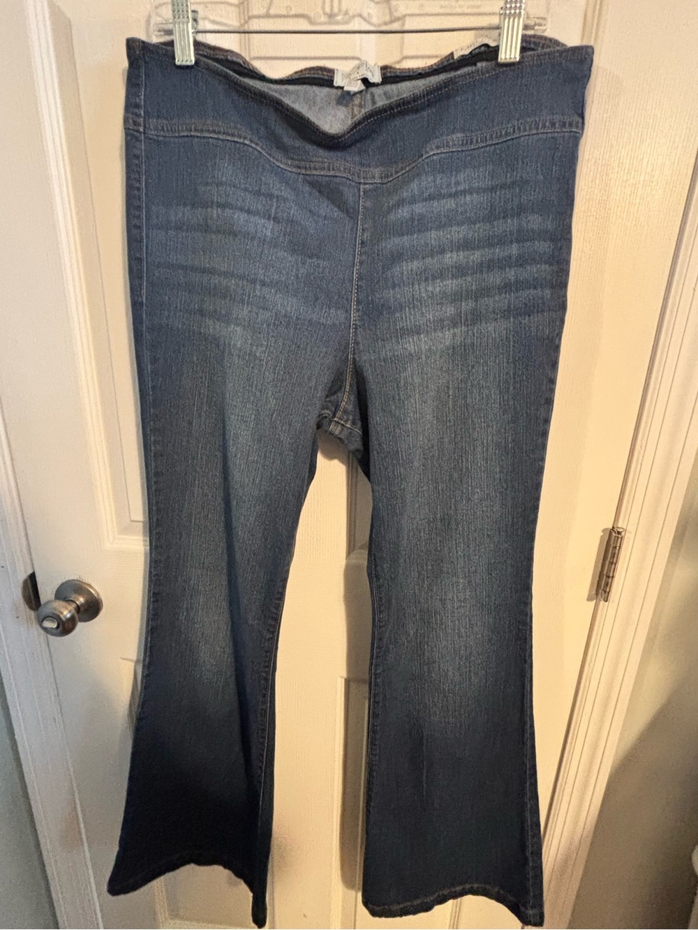 😍sofia by sofia vergara Dark Blue Flare Jeans size 16